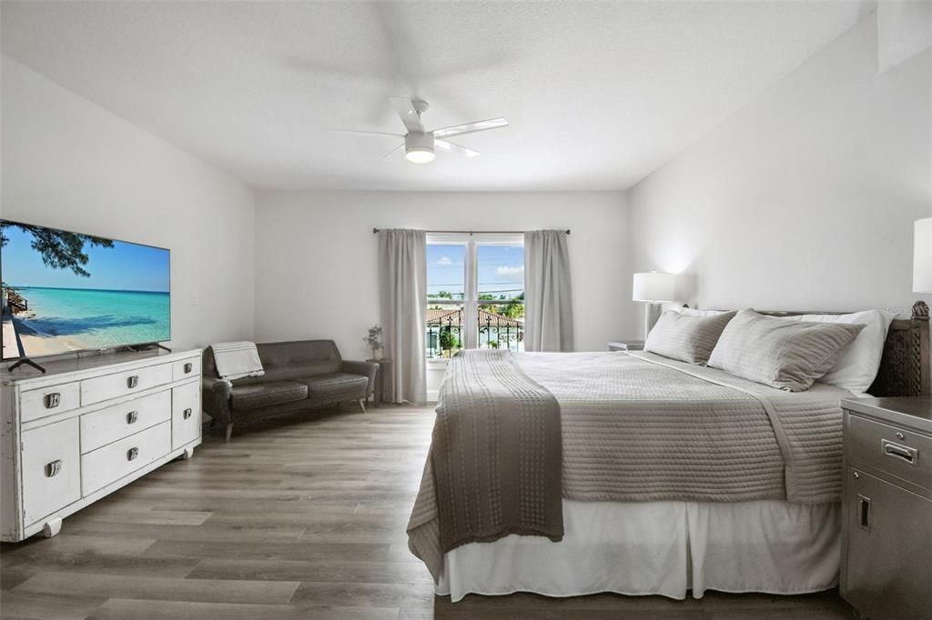 Bedroom, Interior, Water, Wood Texture Flooring