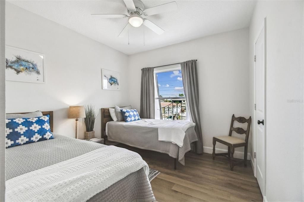 Bedroom, Interior, Water, Wood Texture Flooring