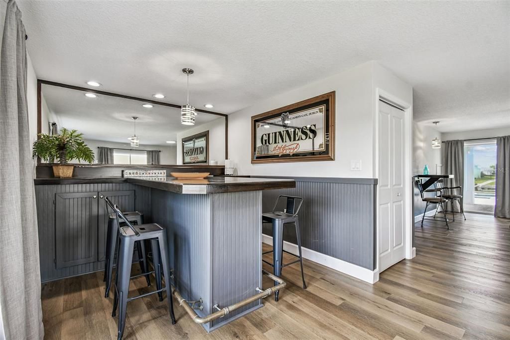 Interior, Pendant Lights, Recessed Lighting, Wood Texture Flooring
