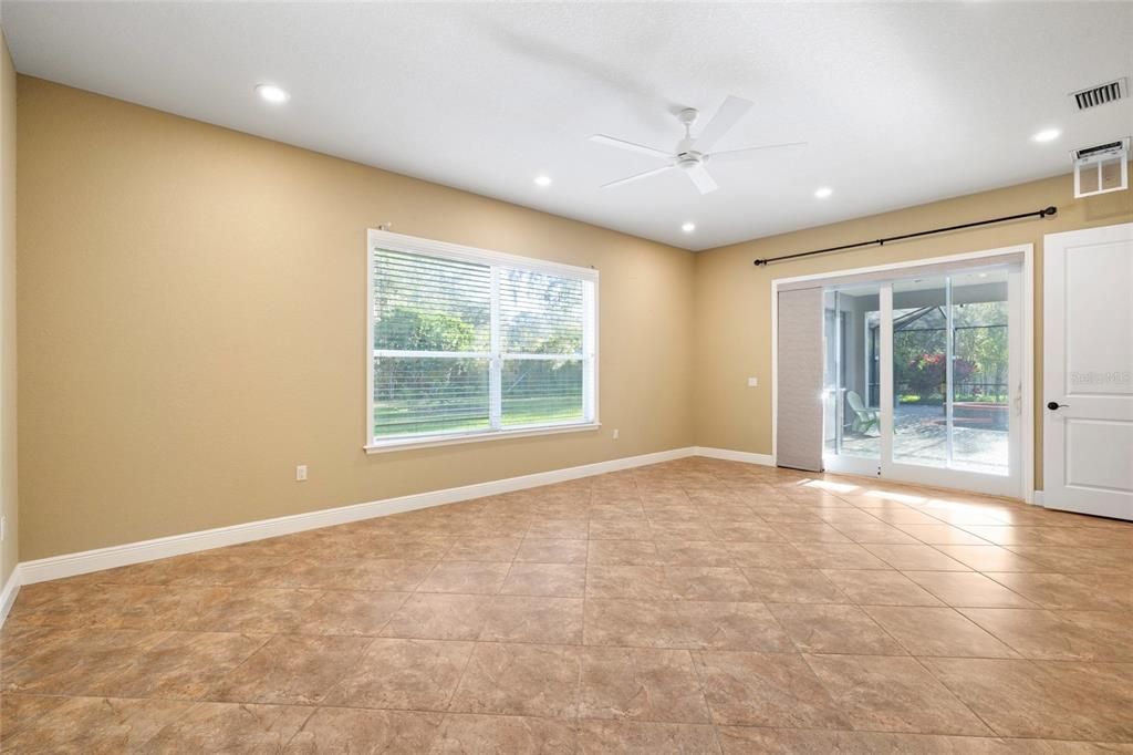 Empty room, Interior, Recessed Lighting