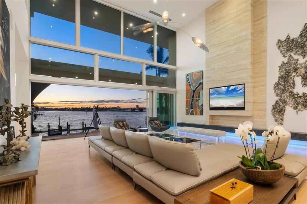 Interior, Living room, Pendant Lights, Recessed Lighting, Water