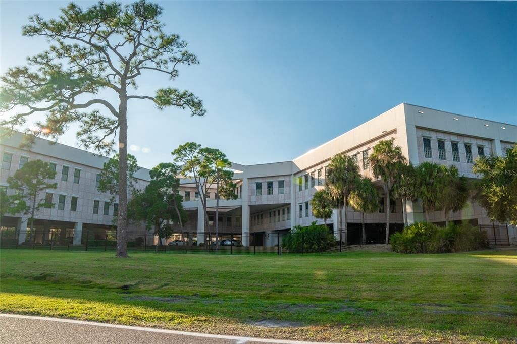 Backyard, Exterior, Facade, Modern