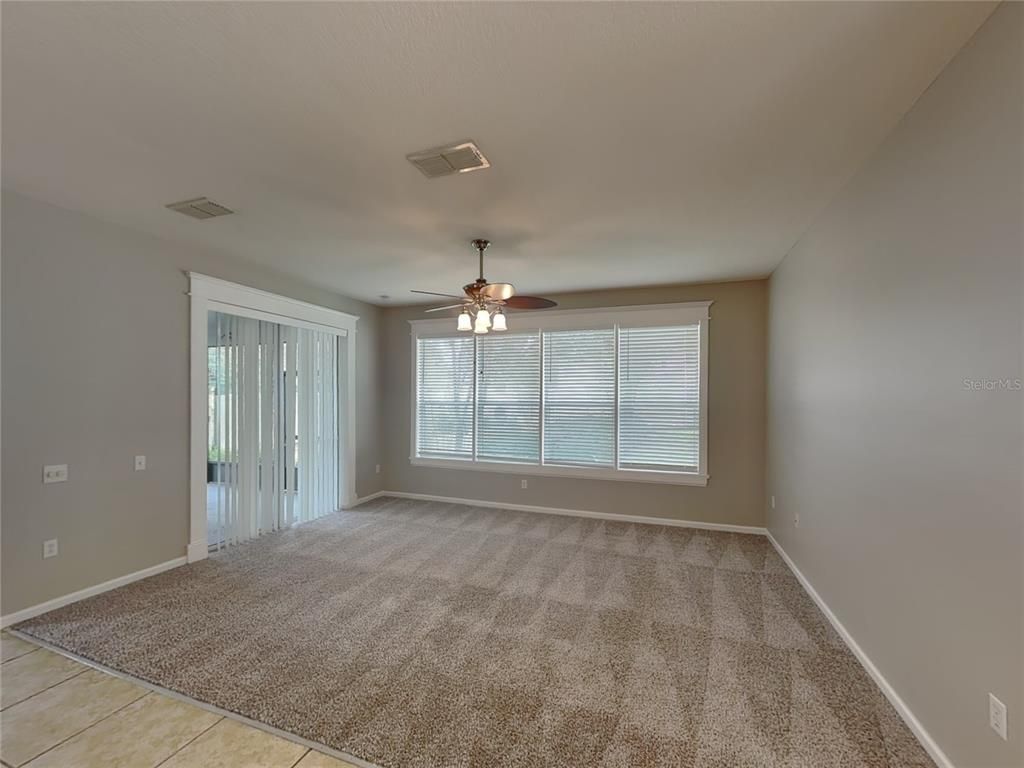 Empty room, Interior