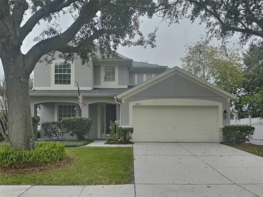 Attached, Exterior, Facade, American Craftsman