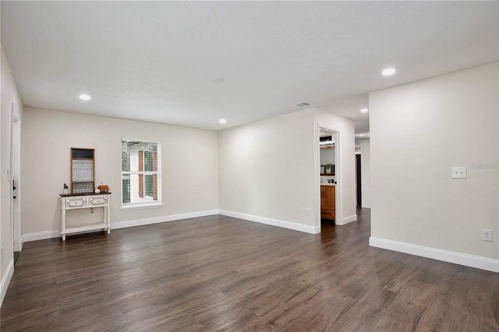 Empty room, Interior, Recessed Lighting, Wood Texture Flooring