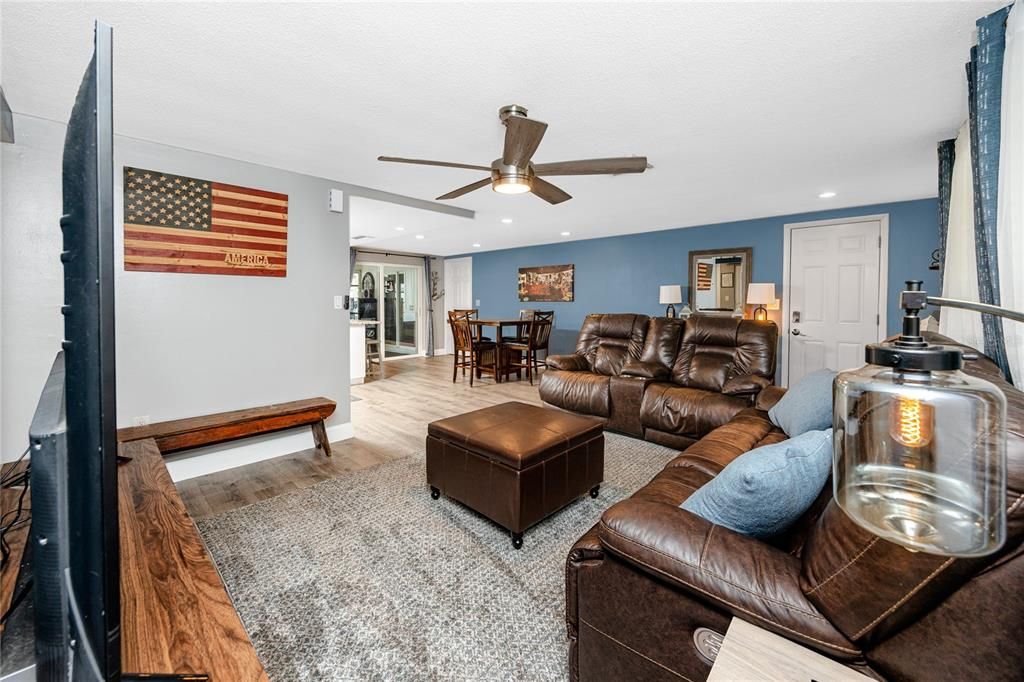 Dining room, Interior, Living room, Recessed Lighting, Wood Texture Flooring