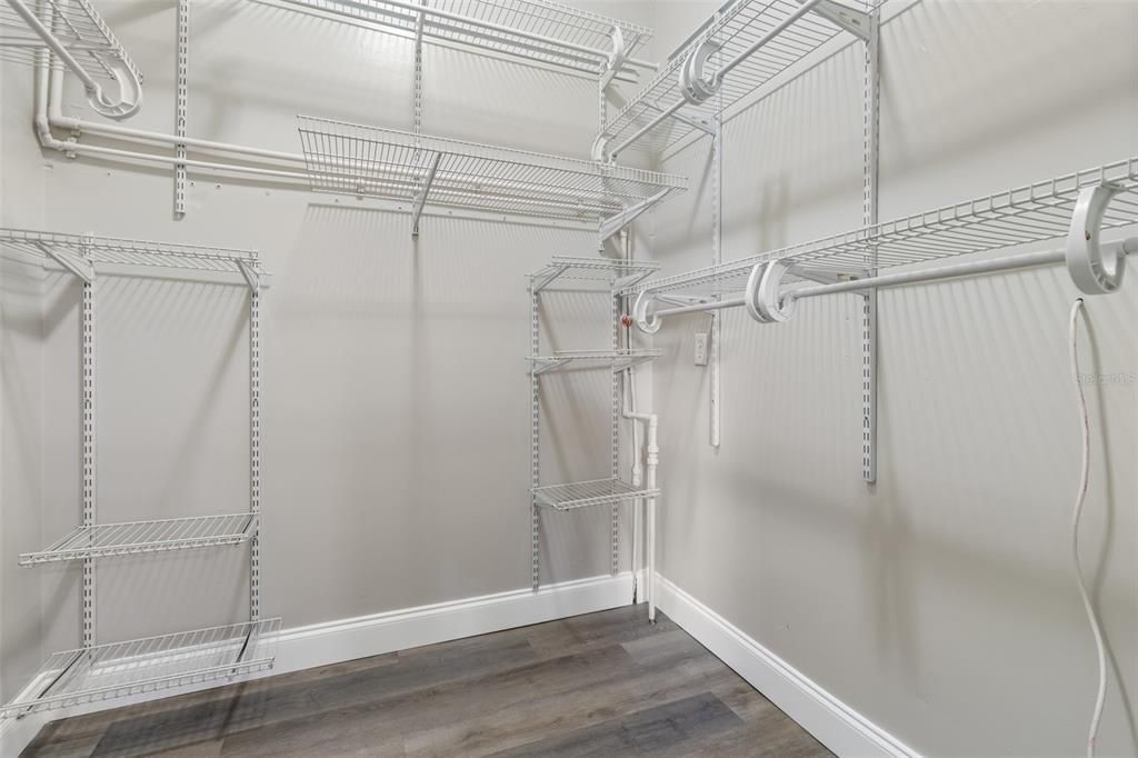 Interior, Walk-in Closets, Wood Texture Flooring