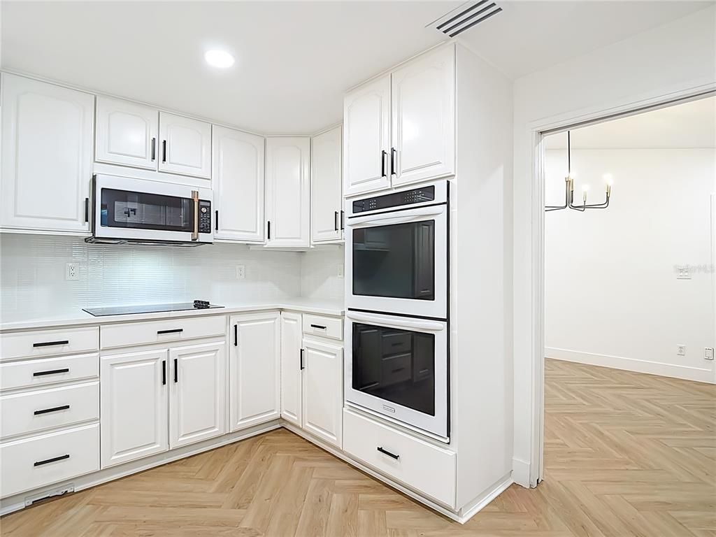 Chandelier, Interior, Kitchen, Recessed Lighting, Wood Texture Flooring