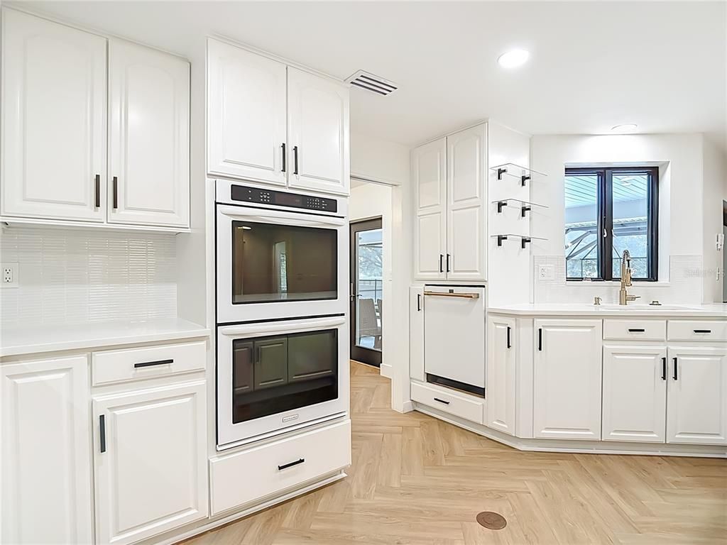 Interior, Kitchen, Recessed Lighting, Water, Wood Texture Flooring