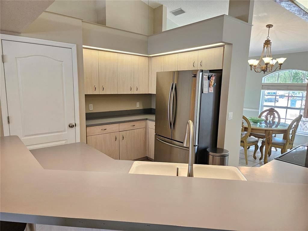 Chandelier, Dining room, Interior, Kitchen