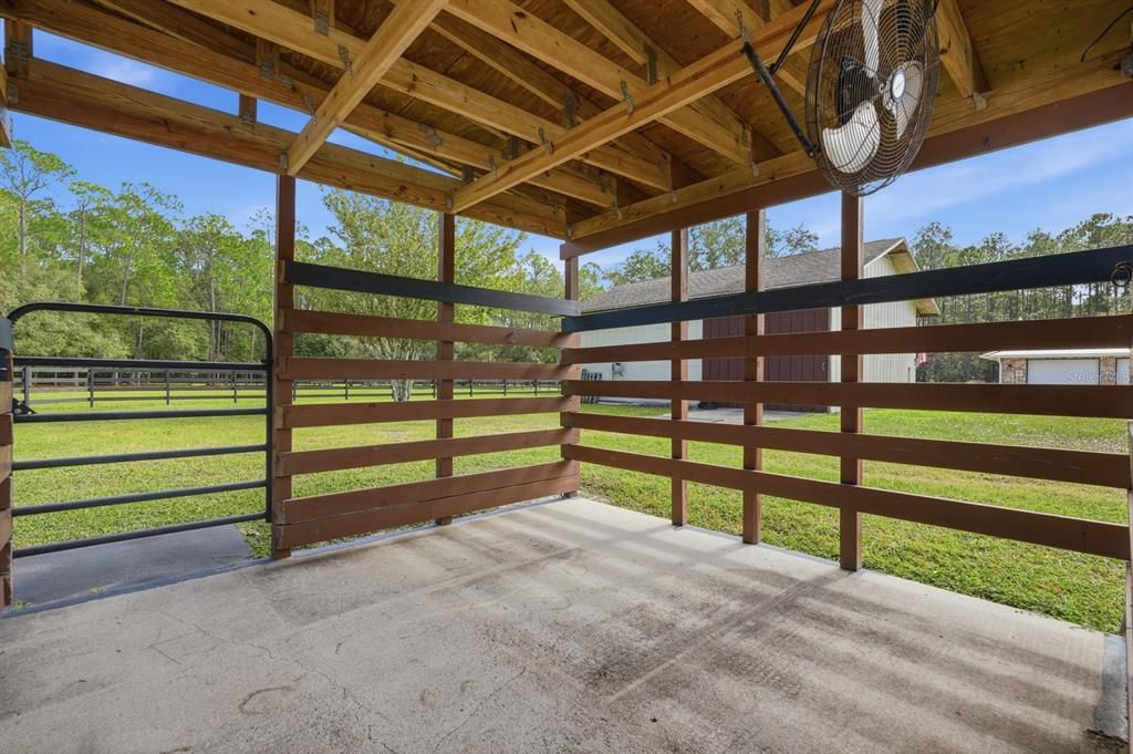 Exterior, Wooden Beams