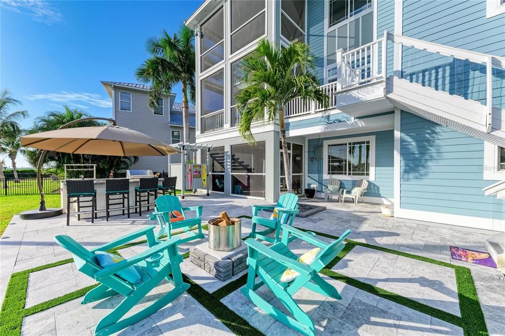 Exterior, Outdoor Kitchen