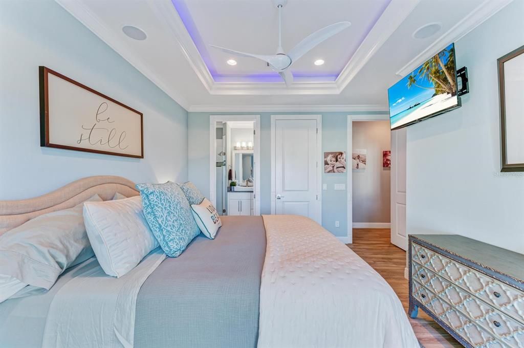 Bedroom, Interior, Recessed Lighting, Wood Texture Flooring