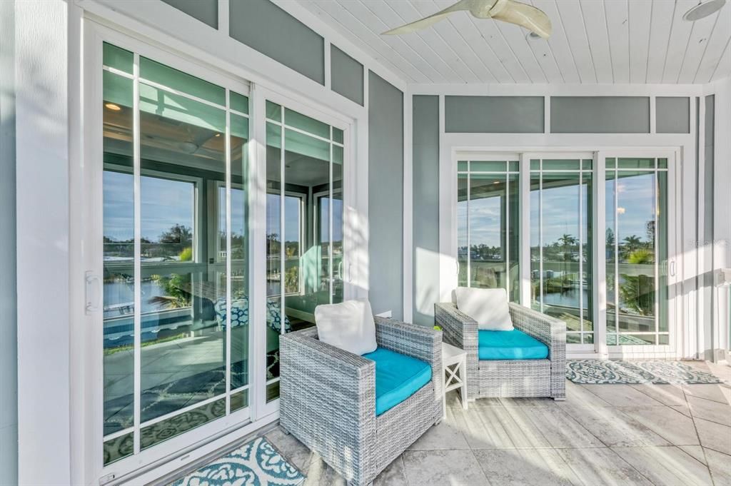 Interior, Sun Room, Water