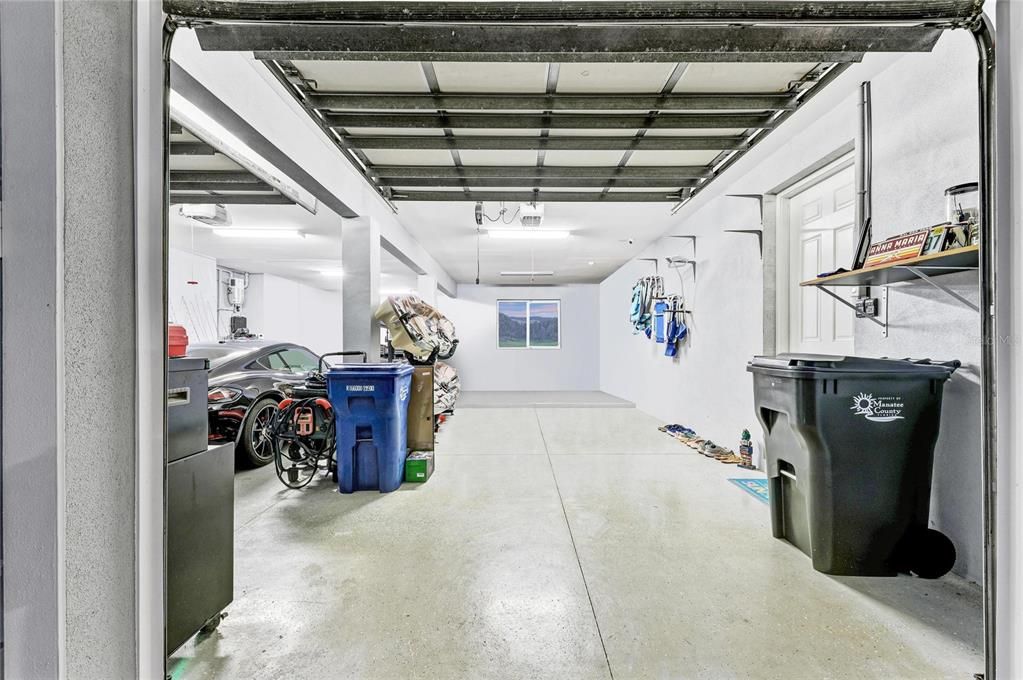 Garage, Interior