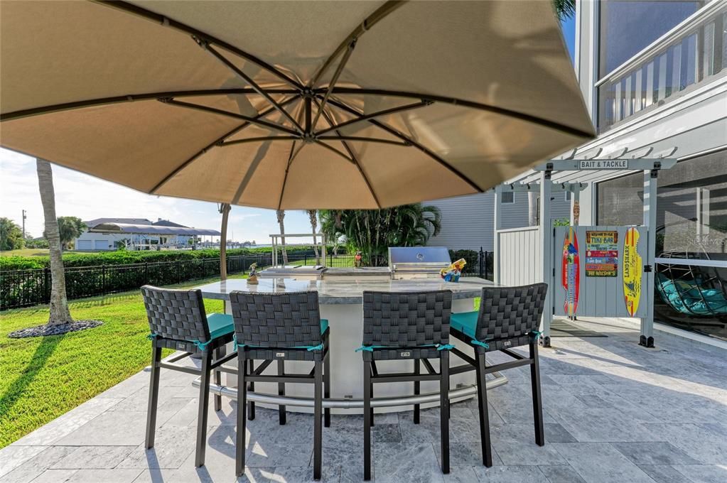 Exterior, Outdoor Kitchen