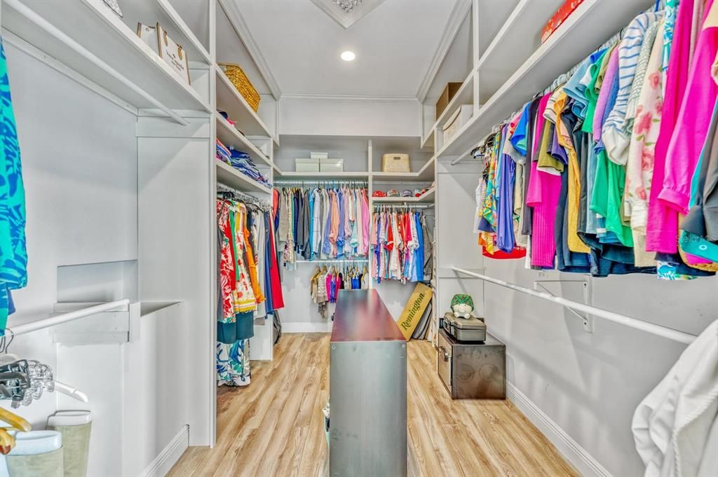 Interior, Recessed Lighting, Walk-in Closets, Wood Texture Flooring