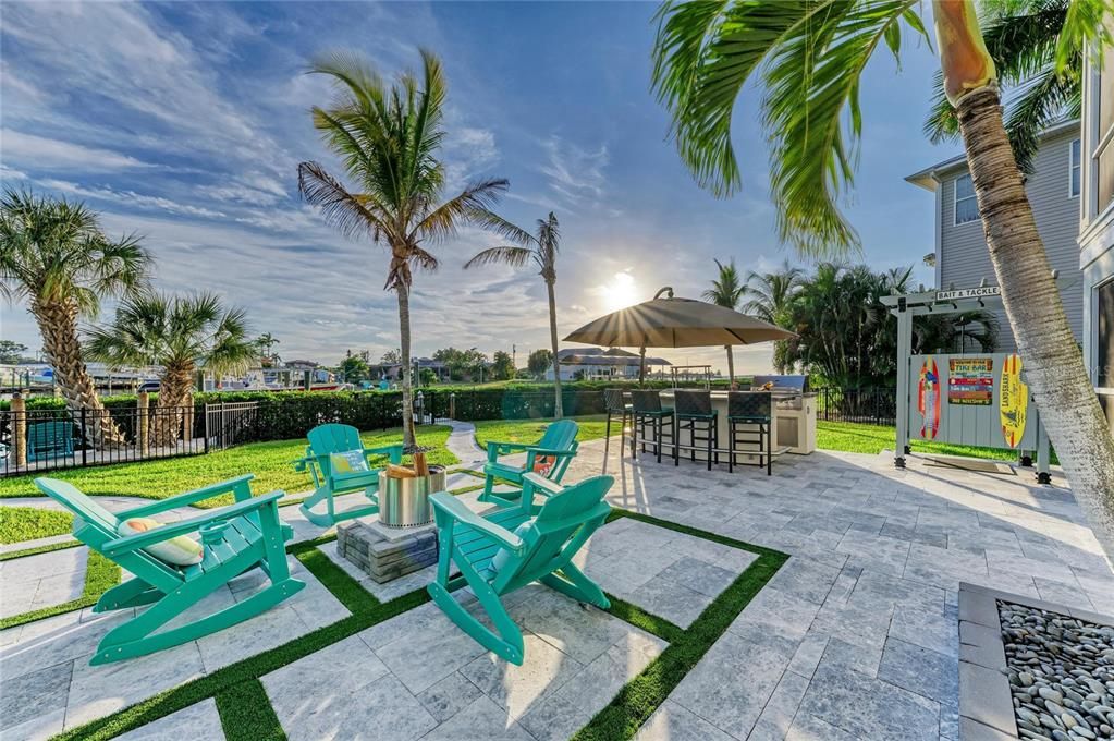 Backyard, Exterior, Outdoor Kitchen