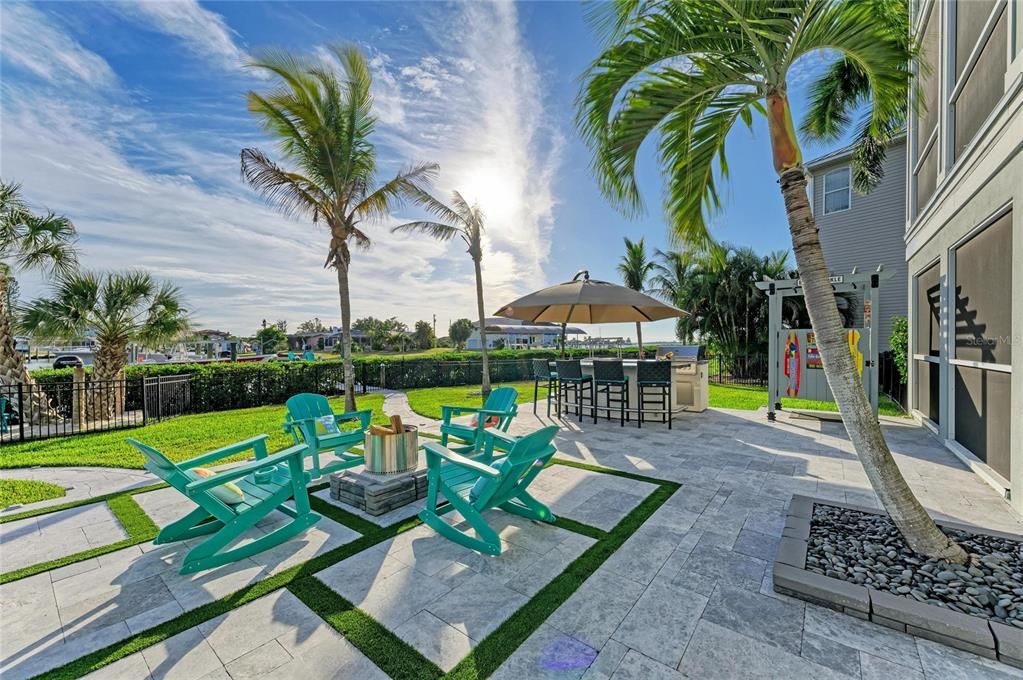 Backyard, Exterior, Outdoor Kitchen