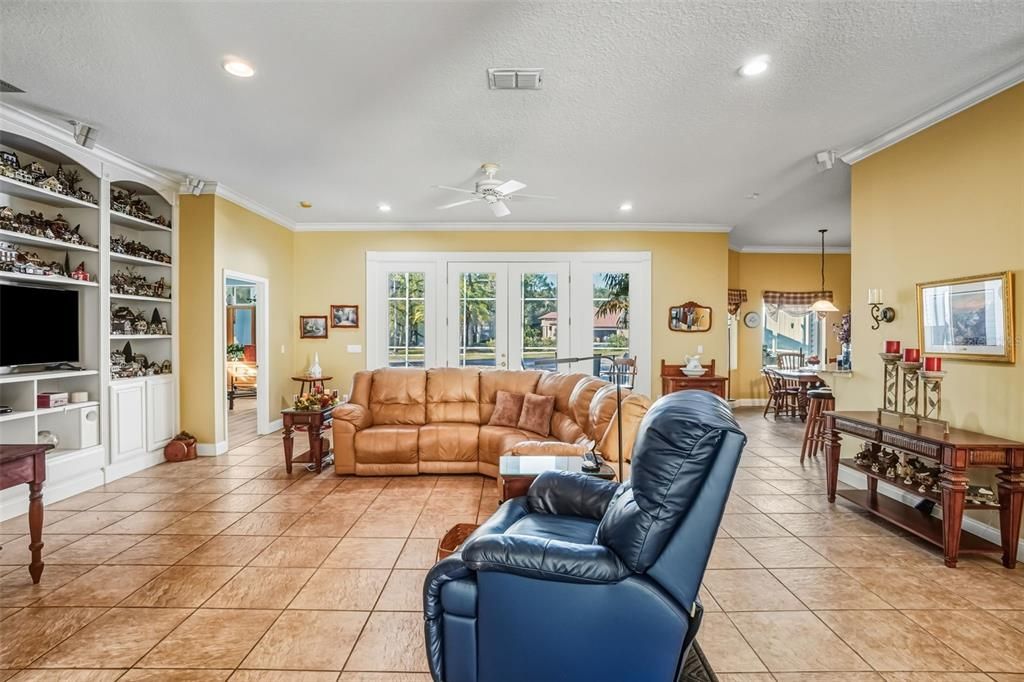 Interior, Living room, Pendant Lights, Recessed Lighting