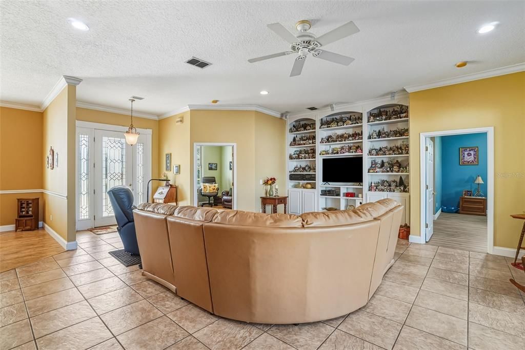 Interior, Living room, Pendant Lights, Recessed Lighting
