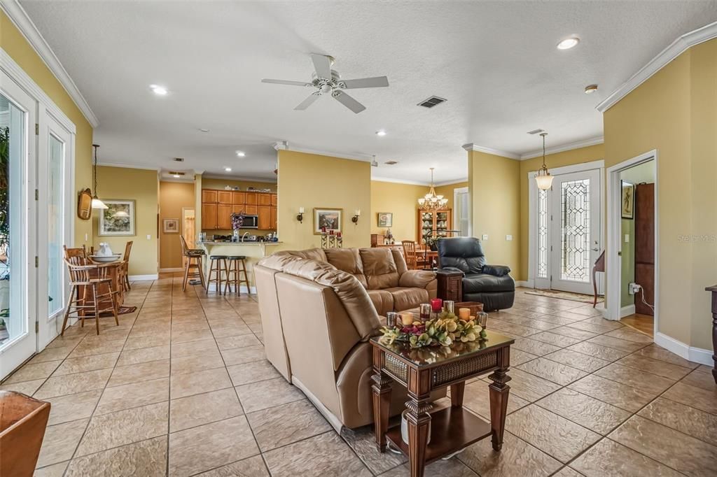 Chandelier, Dining room, Interior, Kitchen, Living room, Pendant Lights, Recessed Lighting