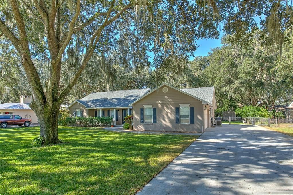 Backyard, Exterior, Facade, Ranch