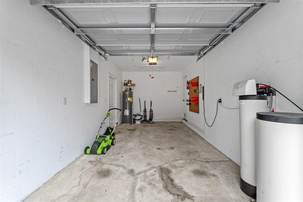 Garage, Interior