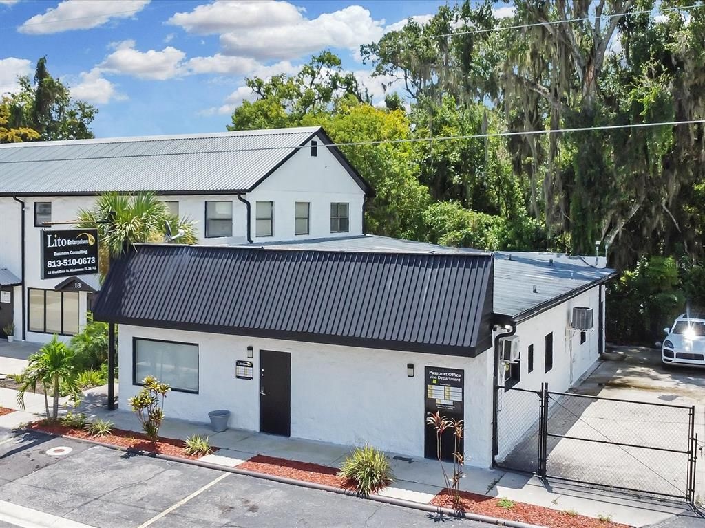 Exterior, Facade, Farmhouse