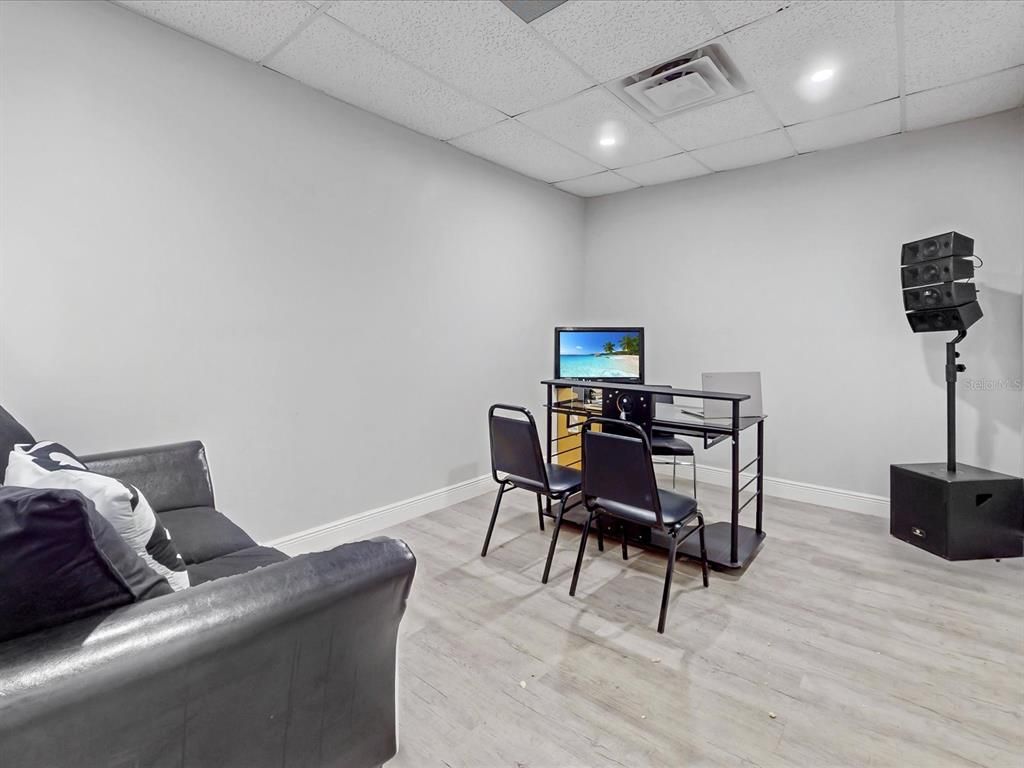 Home Office, Interior, Recessed Lighting, Wood Texture Flooring