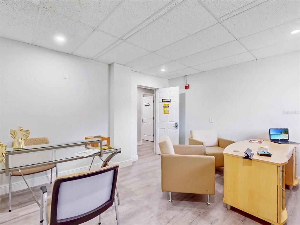 Home Office, Interior, Recessed Lighting, Wood Texture Flooring