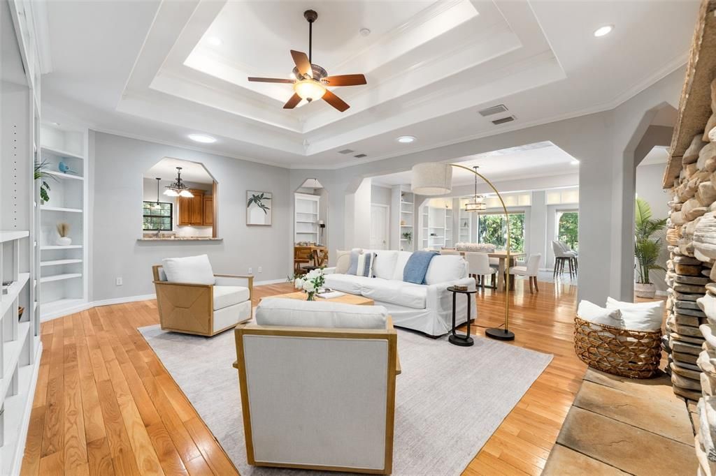 Dining room, Interior, Living room, Pendant Lights, Recessed Lighting, Wood Texture Flooring