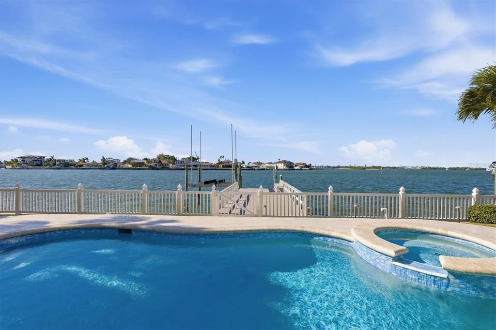 Exterior, Pool, Water