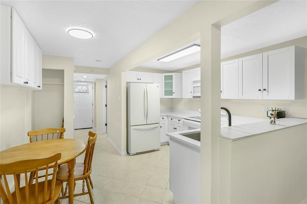Dining room, Interior, Kitchen, Recessed Lighting