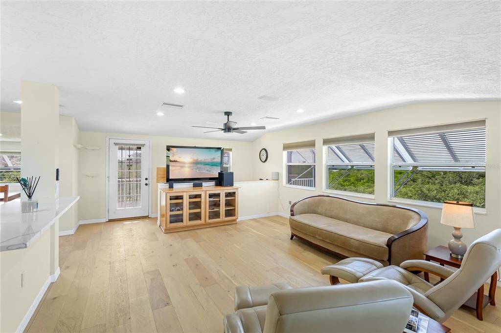 Interior, Living room, Recessed Lighting, Wood Texture Flooring