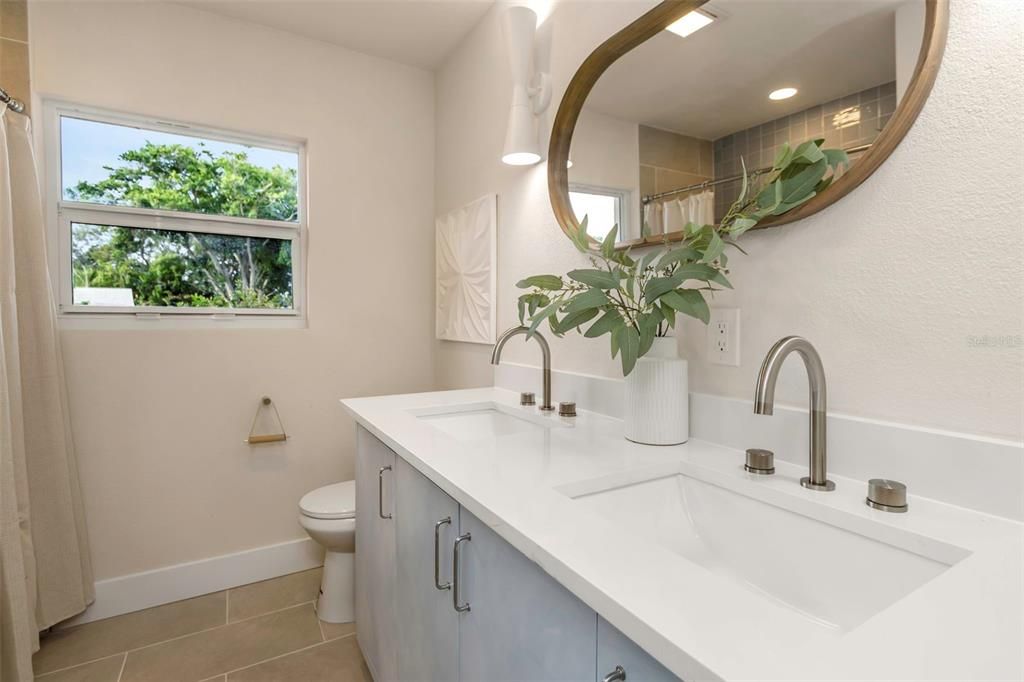 Bathroom, Dual Sink Vanities, Interior, Recessed Lighting
