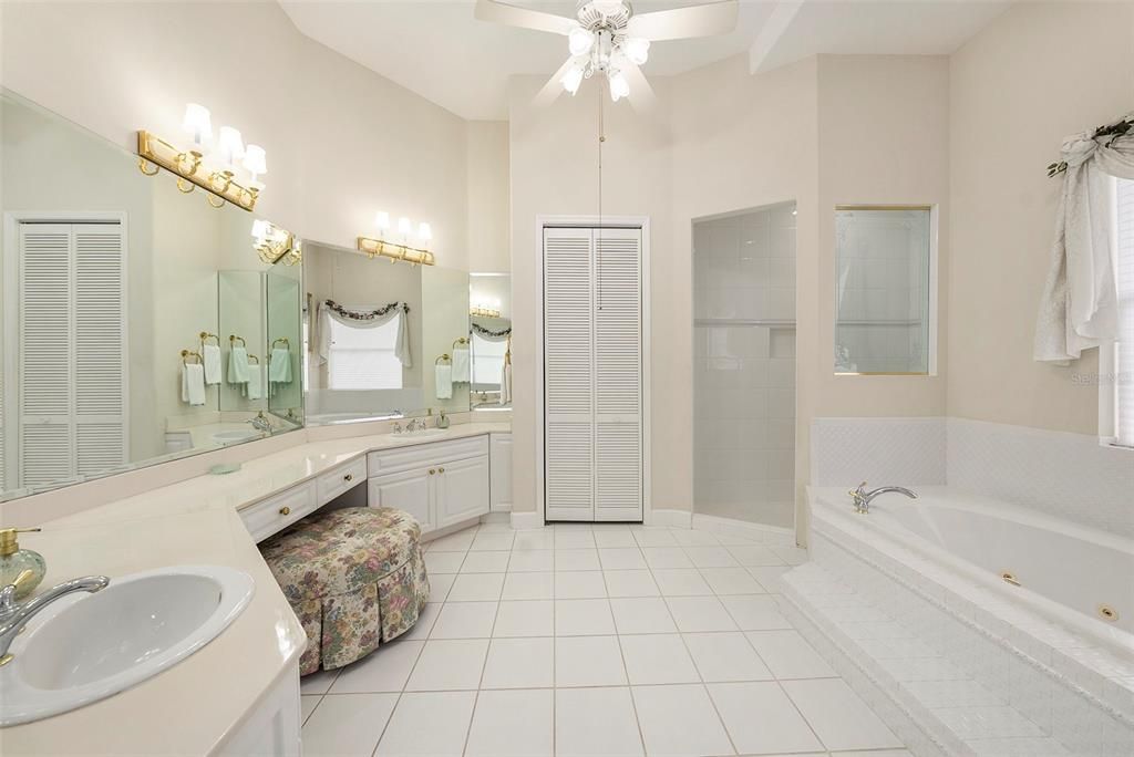 Bathroom, Dual Sink Vanities, Interior