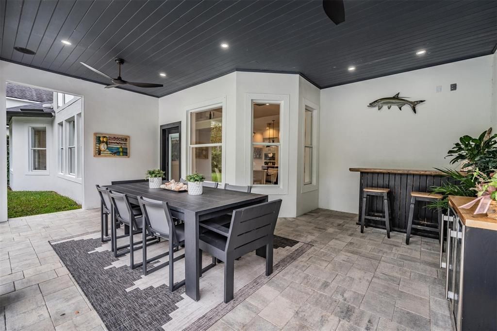 Dining room, Interior, Recessed Lighting