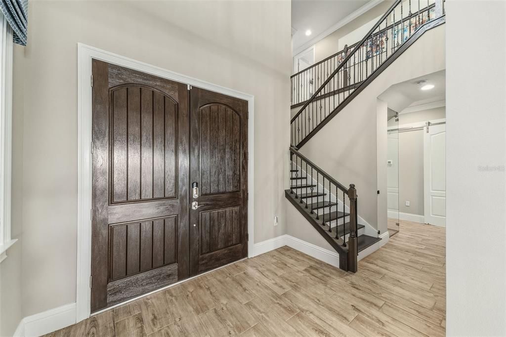 Interior, Recessed Lighting, Wood Texture Flooring