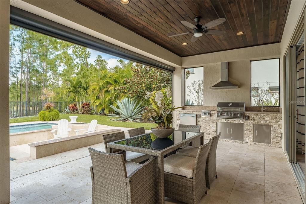 Exterior, Outdoor Kitchen, Pool