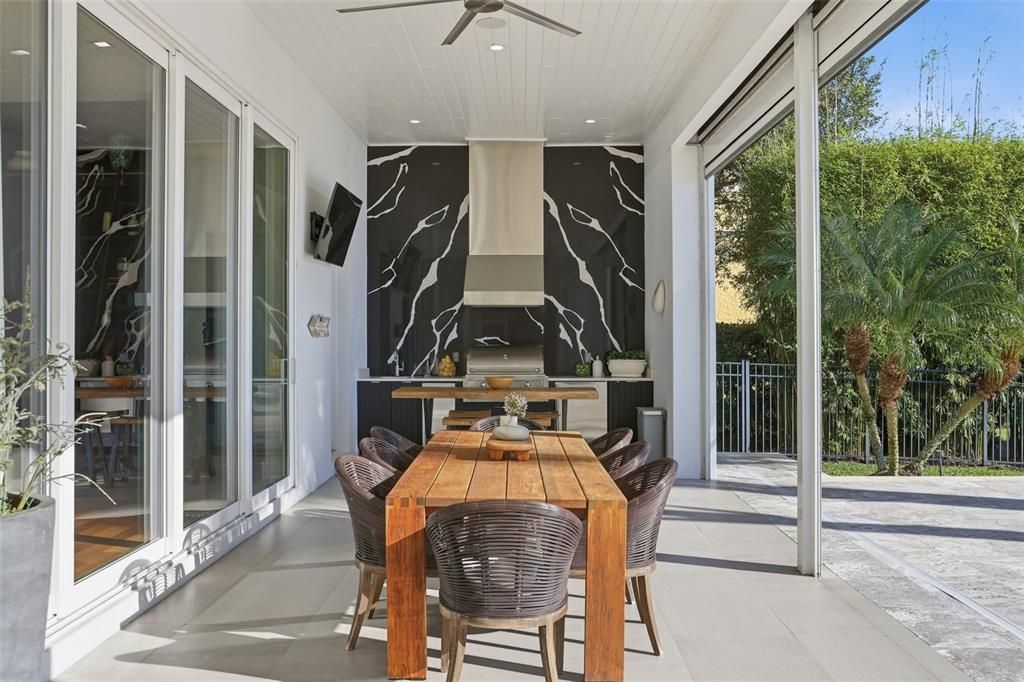 Interior, Marble Walls, Recessed Lighting, Sun Room