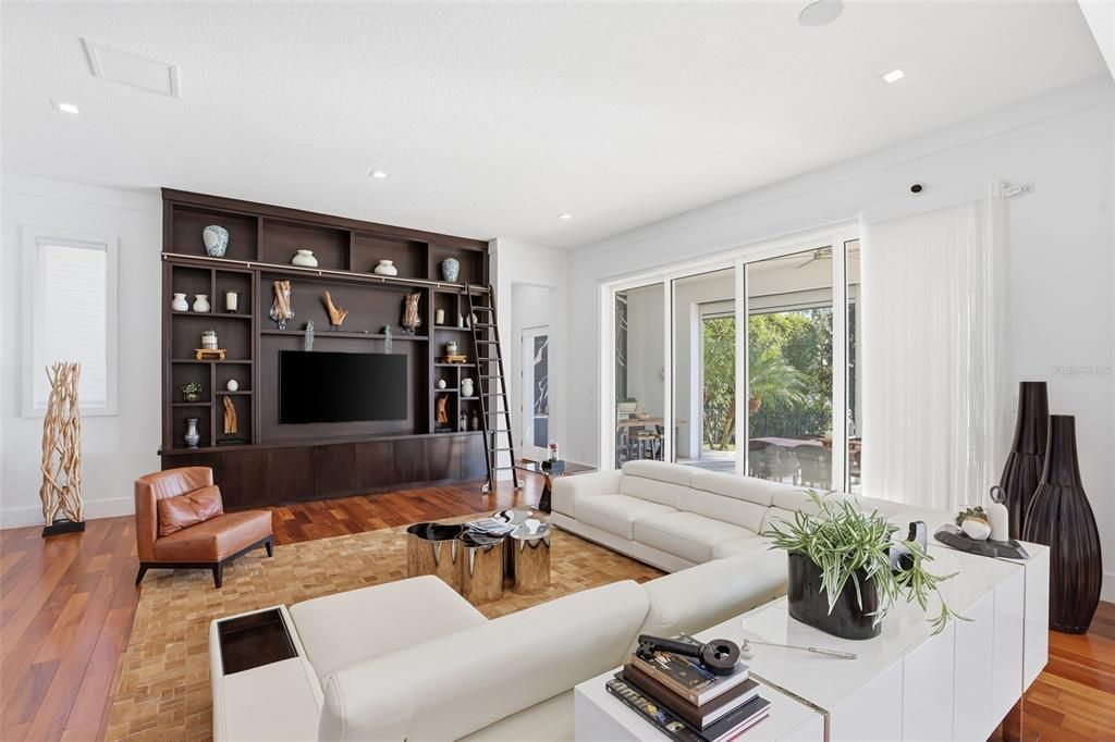 Interior, Living room, Recessed Lighting, Wood Texture Flooring