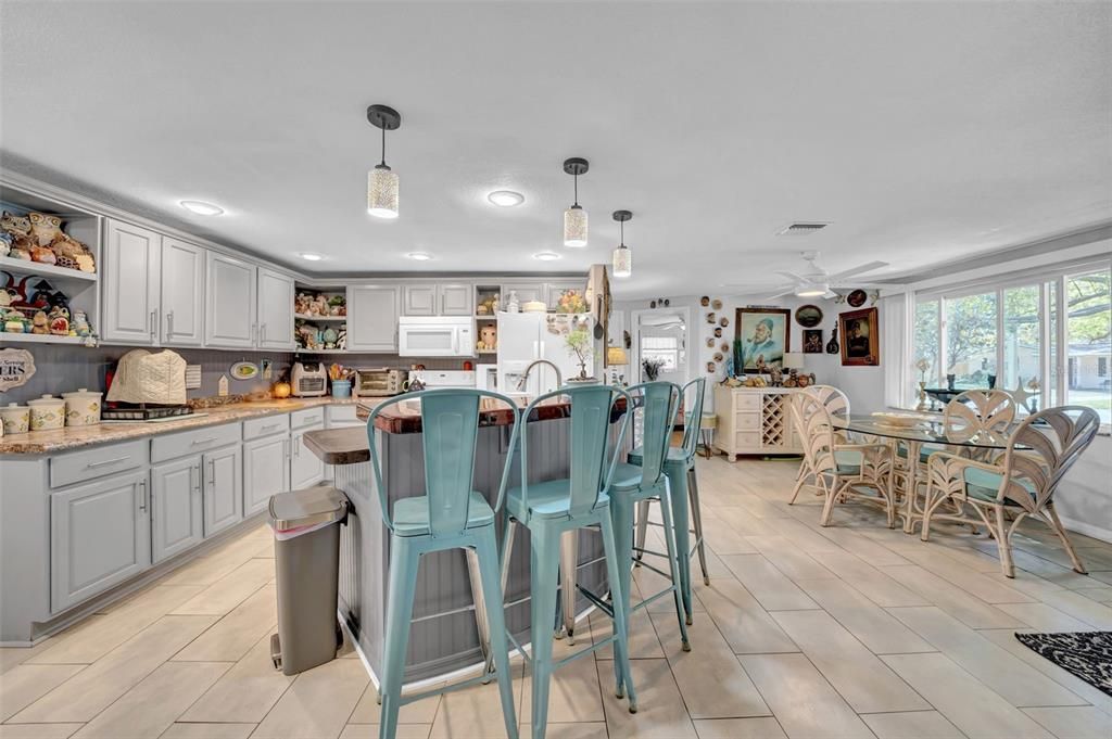 Dining room, Interior, Kitchen, Pendant Lights, Recessed Lighting