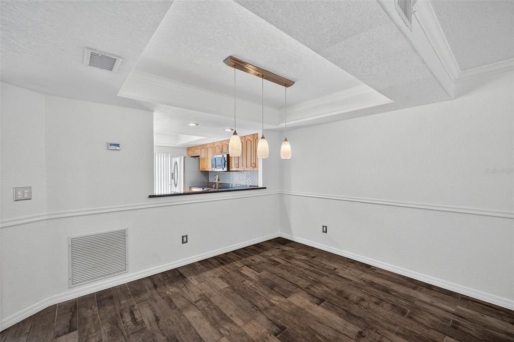 Interior, Pendant Lights, Wood Texture Flooring
