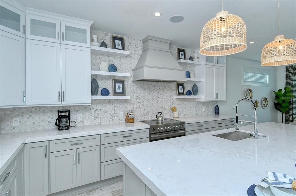 Interior, Kitchen, Pendant Lights, Recessed Lighting, Wood Texture Flooring