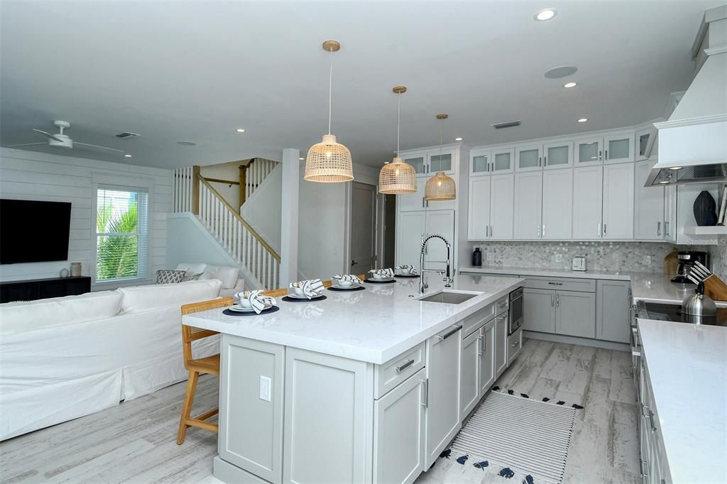 Interior, Kitchen, Living room, Pendant Lights, Recessed Lighting, Wood Texture Flooring