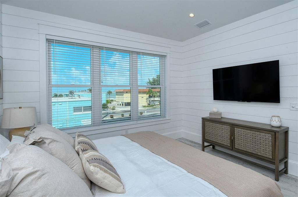 Bedroom, Interior, Recessed Lighting, Water