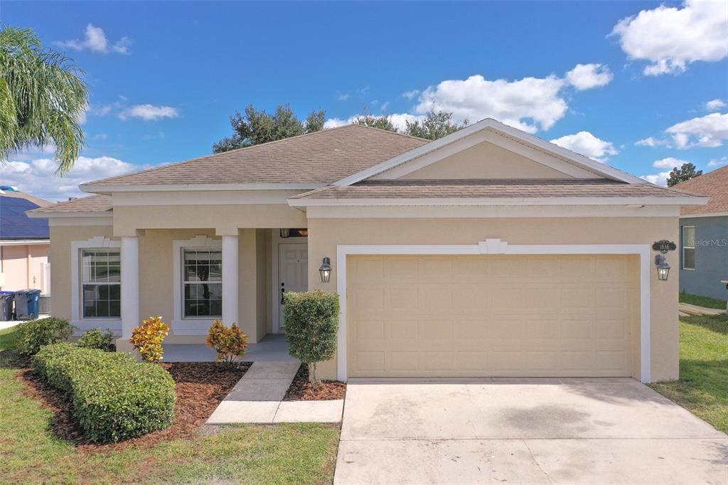 Attached, Exterior, Facade, Ranch