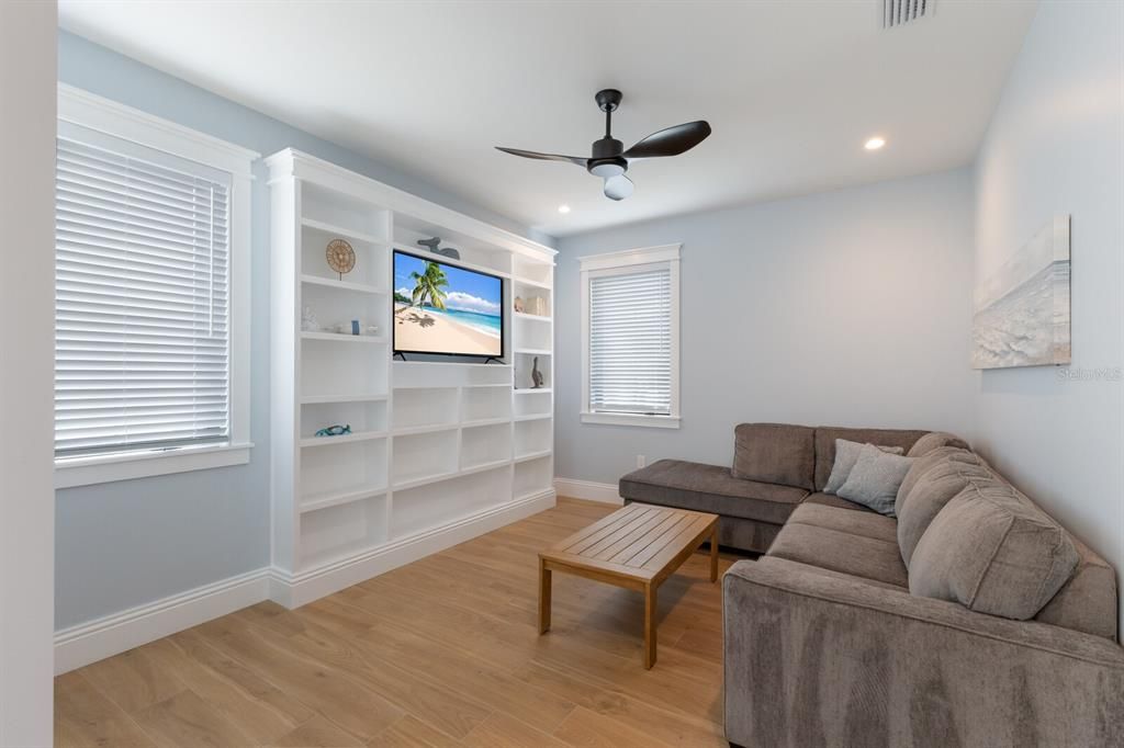 Interior, Living room, Recessed Lighting, Wood Texture Flooring