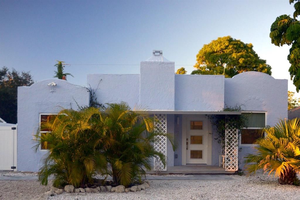 Exterior, Facade, Spanish Mediterranean